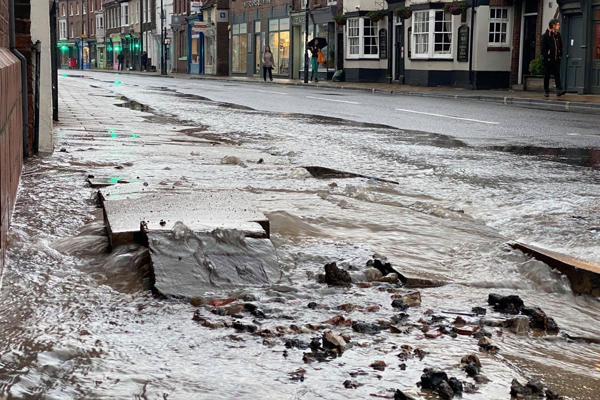 Gillygate Burst main 10 06 20