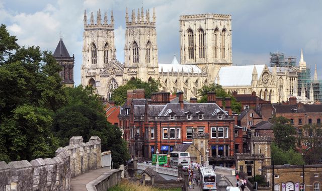 Boris Johnson proposes moving parliament to York while Palace of Westminster repaired