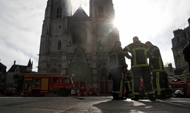 Nantes cathedral on fire: Flames lick 15th-Century facade